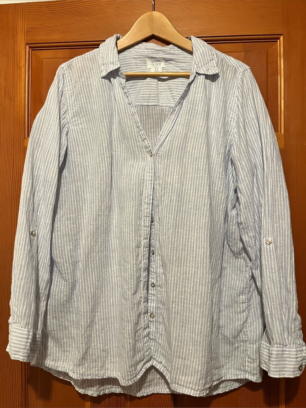 100% Linen Sigrid Olsen Light Blue and White Striped Women’s Button-Up Shirt XL